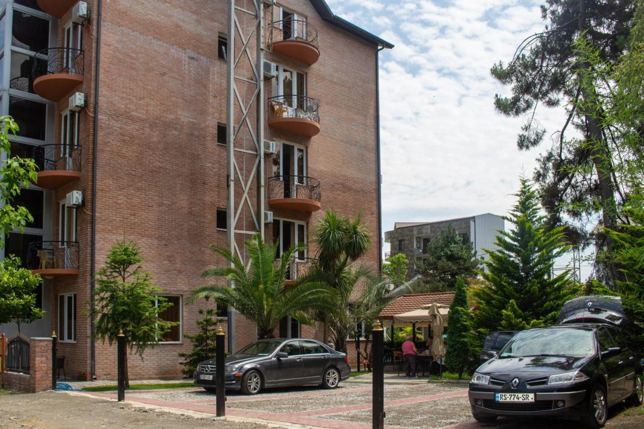 Hotel Evrazia Ureki Eksteriør billede